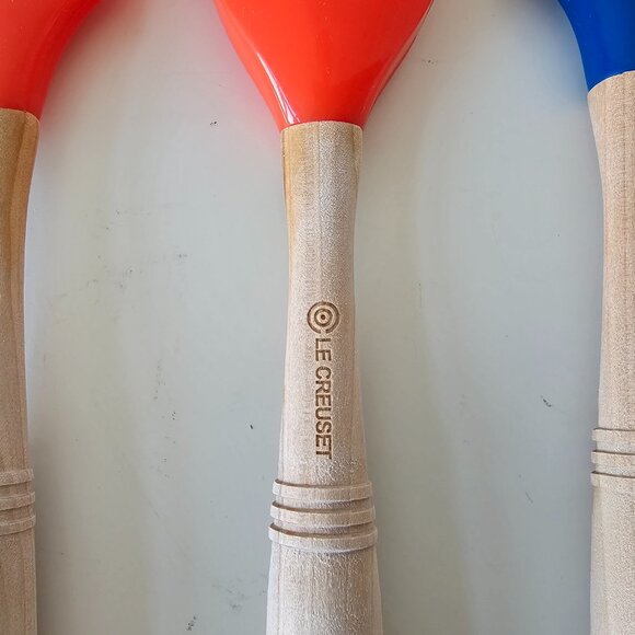 LE CREUSET Cerise Red Blueberry Revolution Large & Medium Spatula & Spoon - Picture 3 of 5